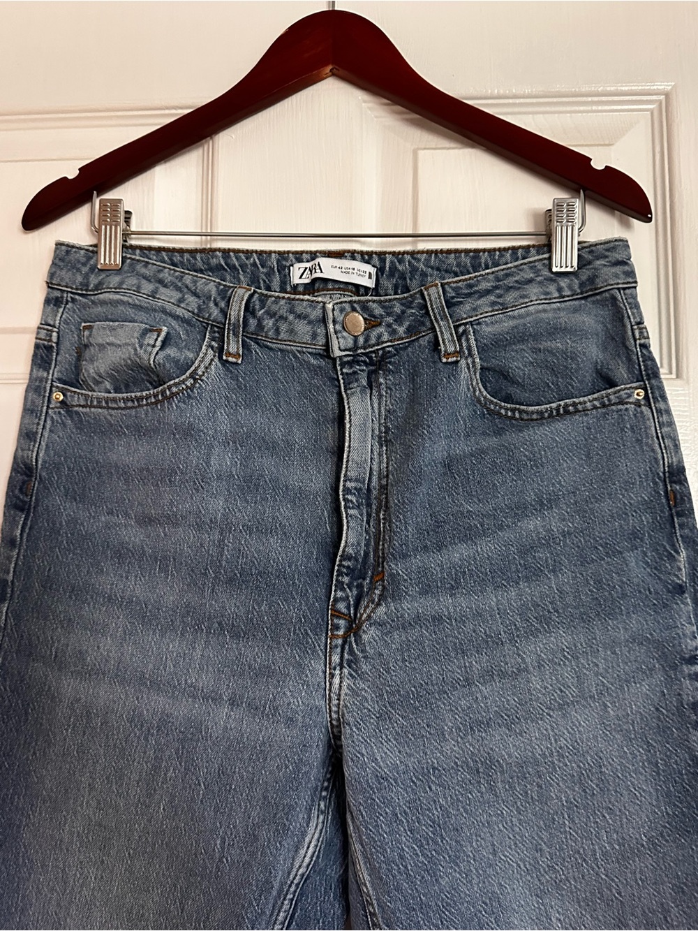 ZARA Light Blue High-Rise Women's Jeans